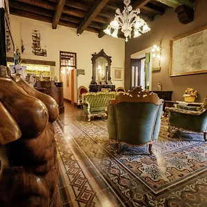 Henry's House 4*, Syracuse Italy